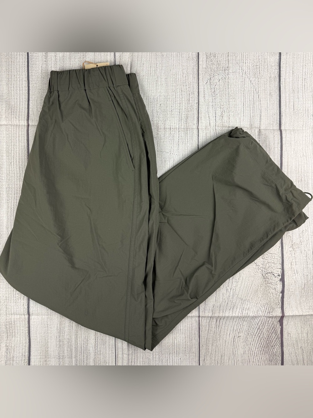NWT! MUJI Easy Wide Pant Nylon Khaki Green Sz Small Women’s